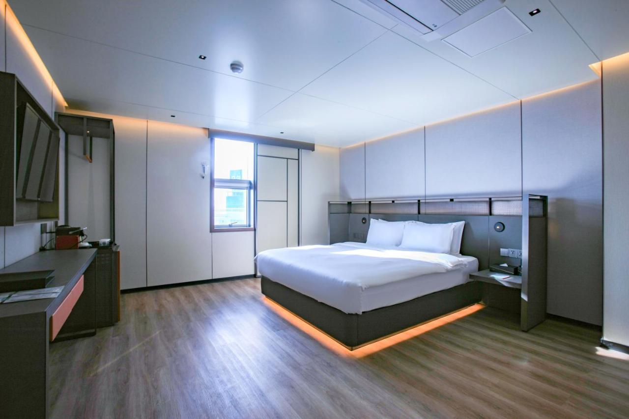 L&L City Hotel Чеджу Екстериор снимка