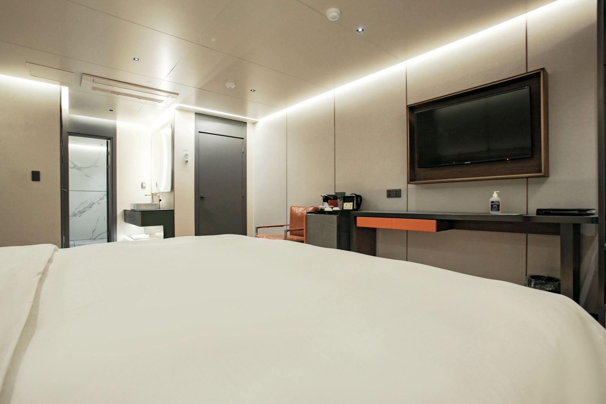 L&L City Hotel Чеджу Екстериор снимка