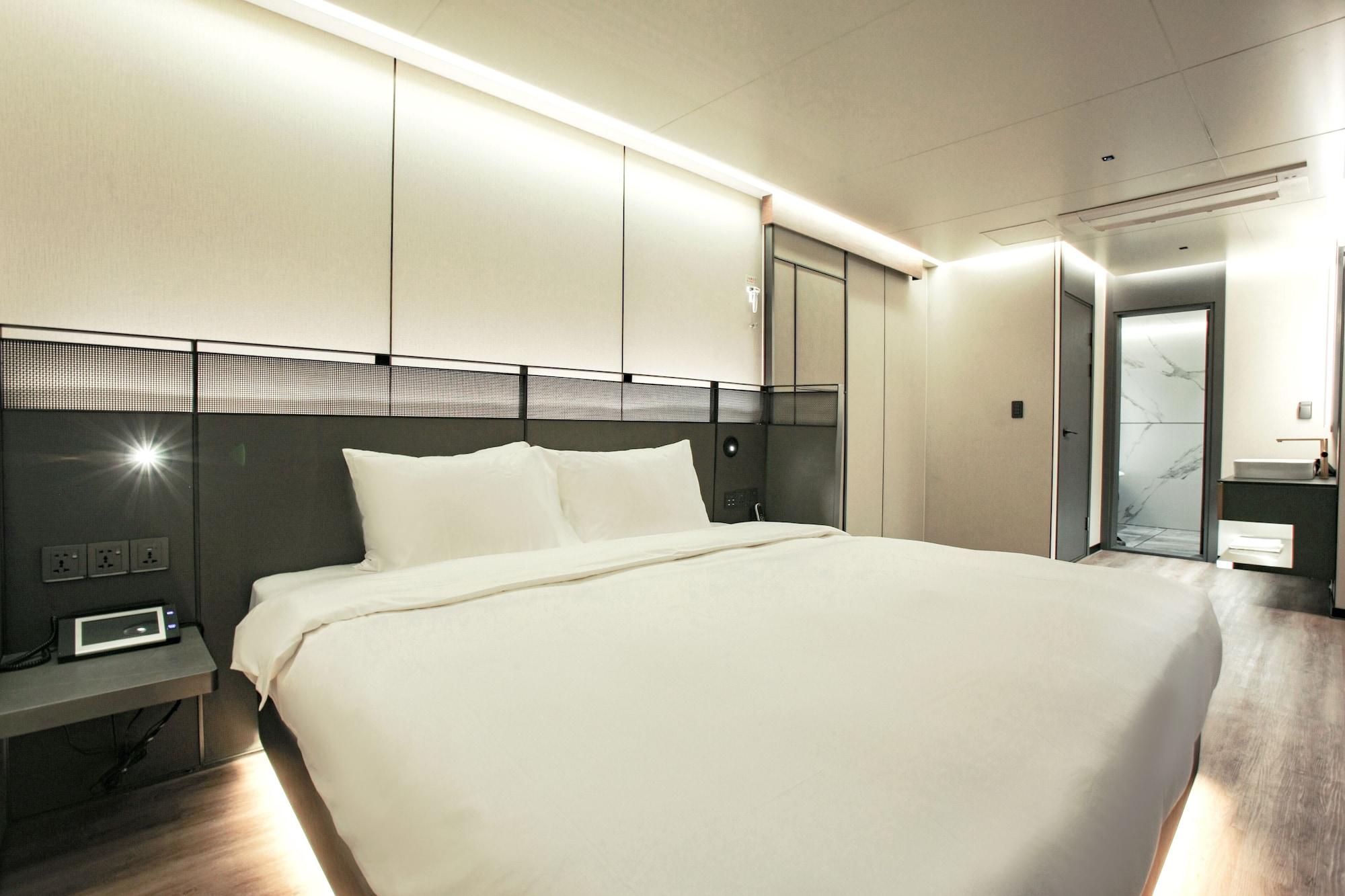 L&L City Hotel Чеджу Екстериор снимка